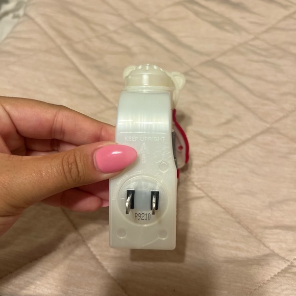 Wall Plug Ins - Picture 3 of 8